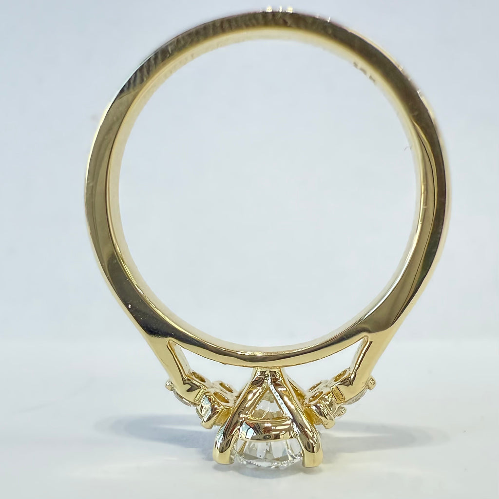 1.5 Carat Oval Center Ladies Engagment Ring Lab Grown Dimaond With Cert