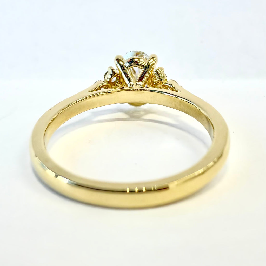 1.5 Carat Oval Center Ladies Engagment Ring Lab Grown Dimaond With Cert