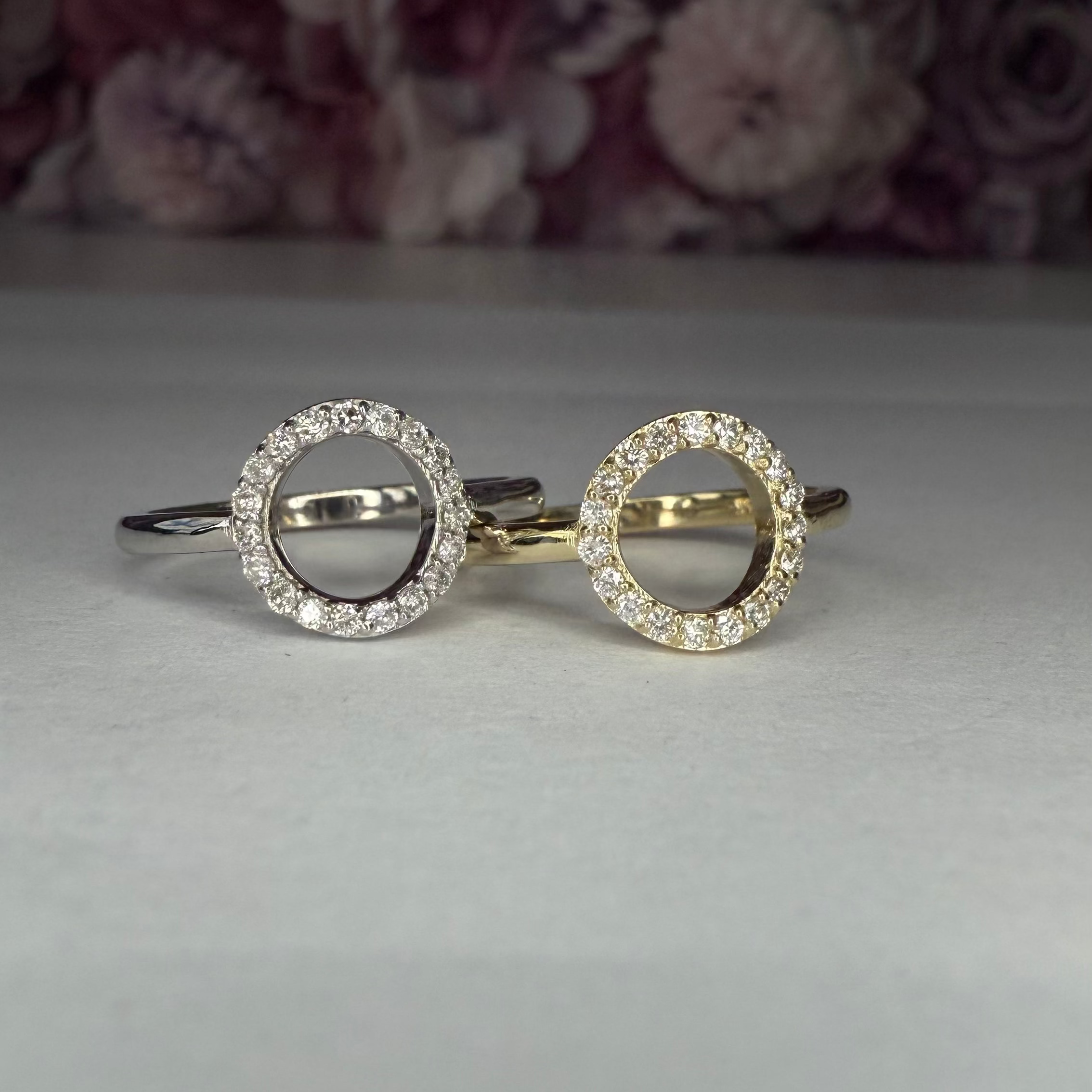 Ladies Circle Fashion Ring Solid Gold Natural Diamonds