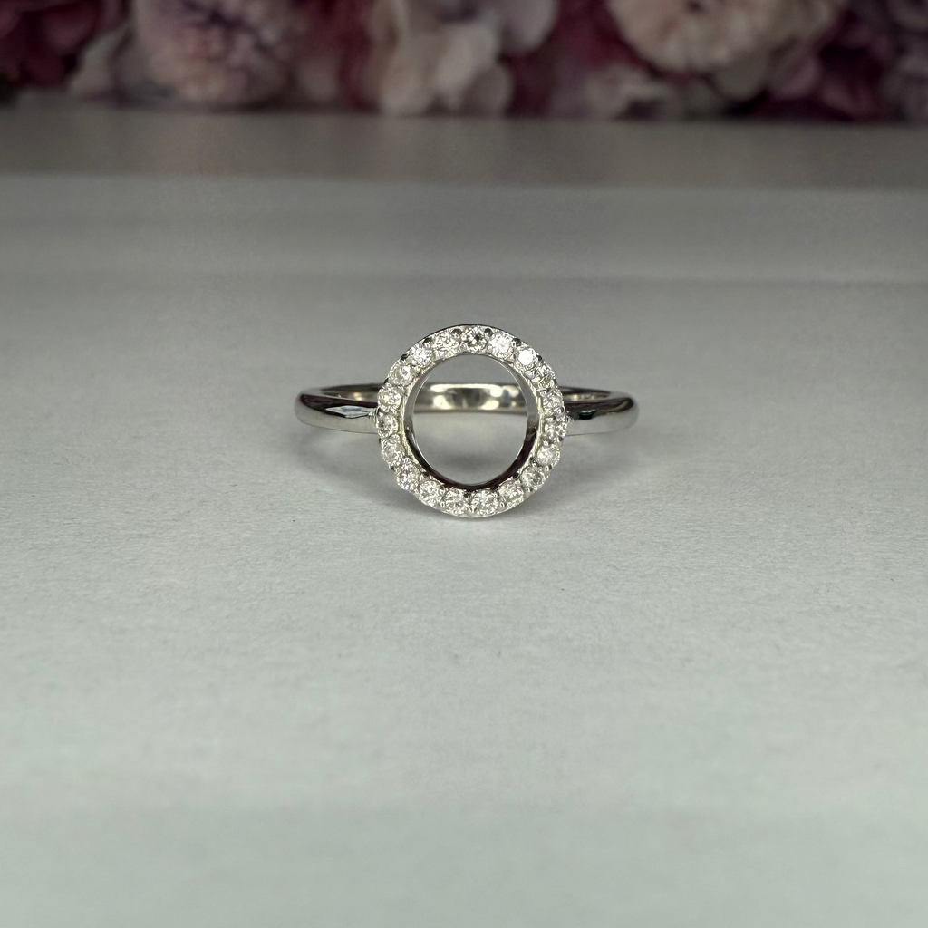 Ladies Circle Fashion Ring Solid Gold Natural Diamonds