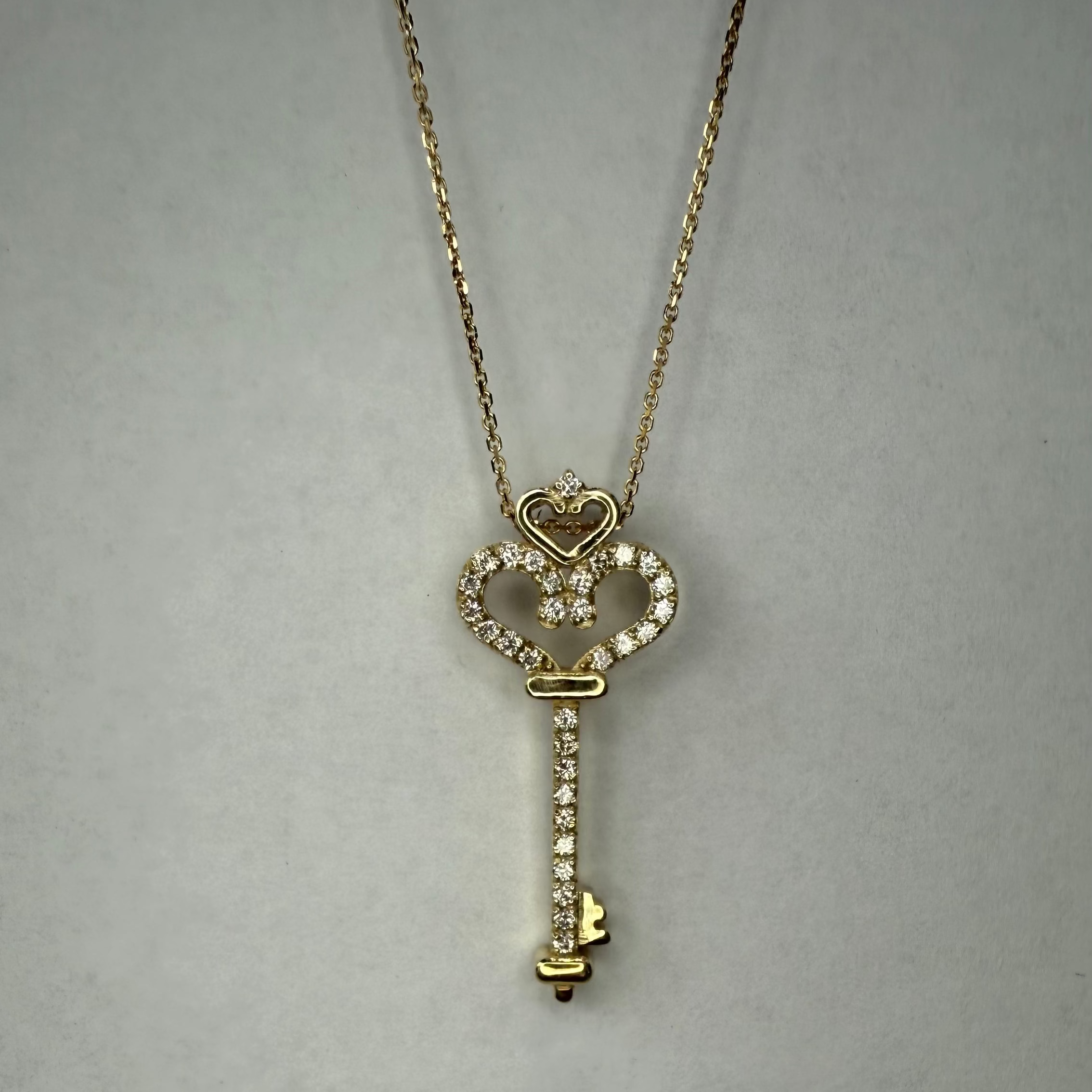 14K Solid Gold Ladies Key Pendent With Natural Diamonds