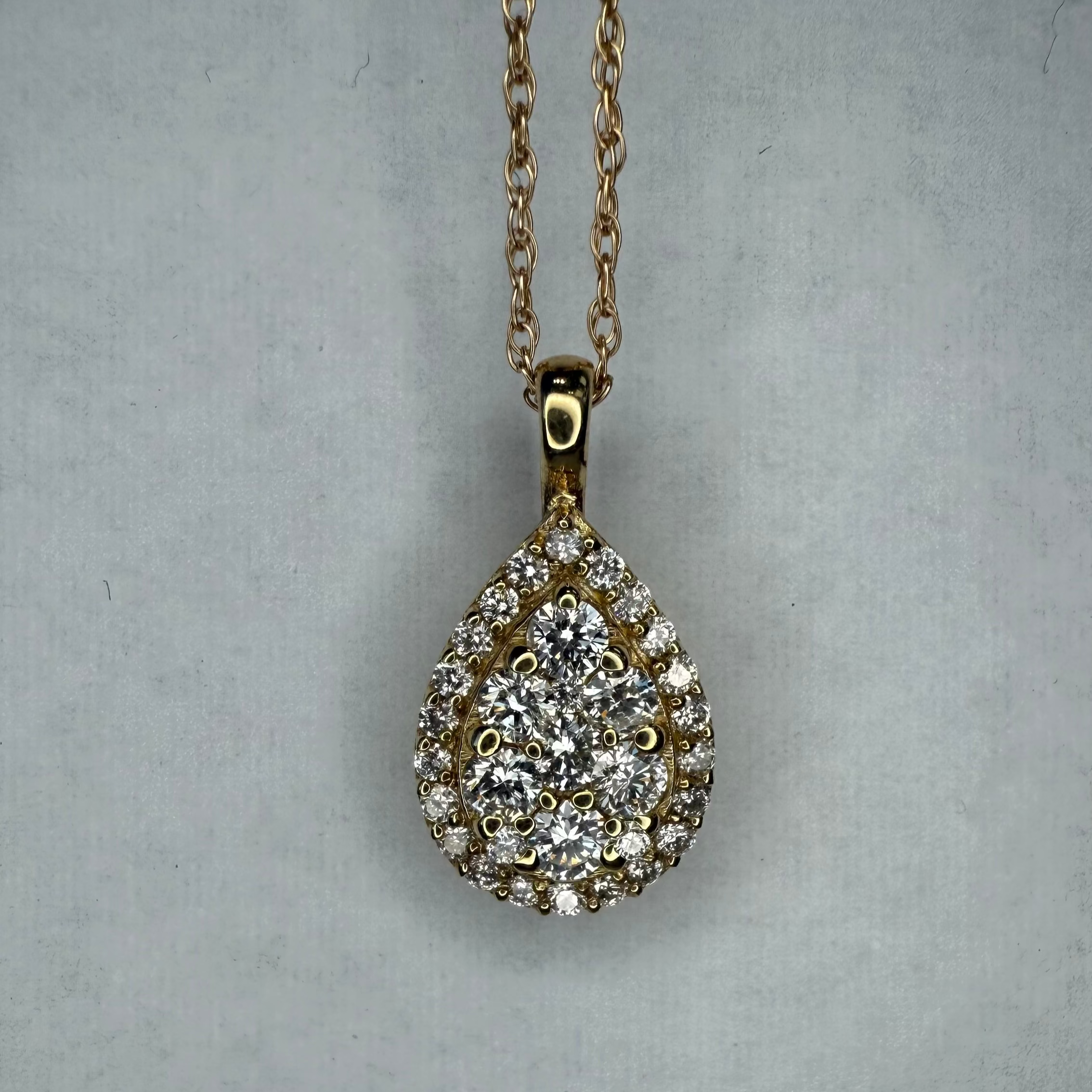 Ladies Tear Drop Pendent With Natural Diamonds