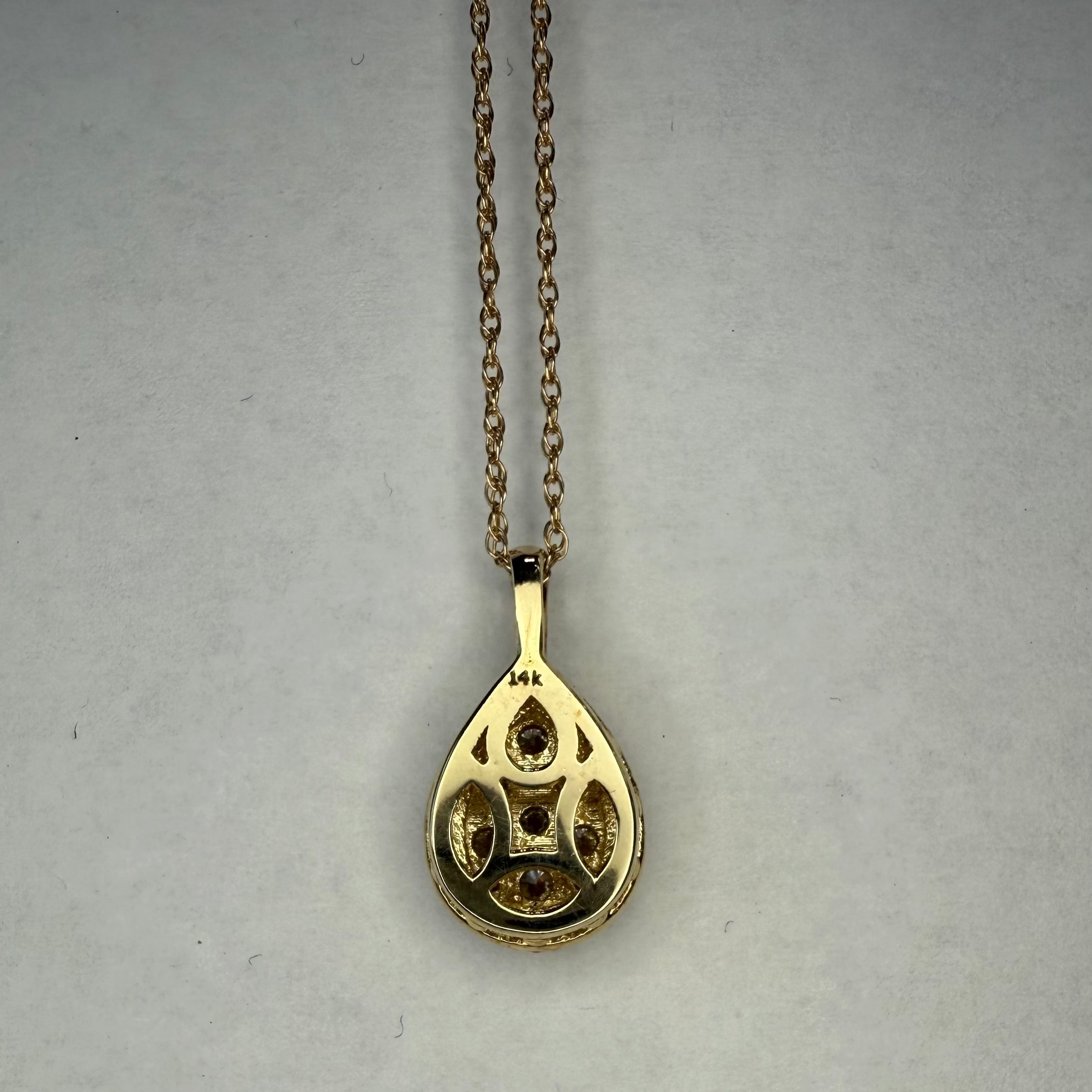 Ladies Tear Drop Pendent With Natural Diamonds