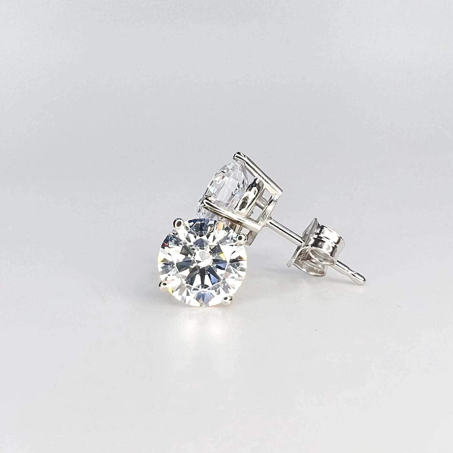 Unisex Moissanite Stud Earrings 14K Solid Gold