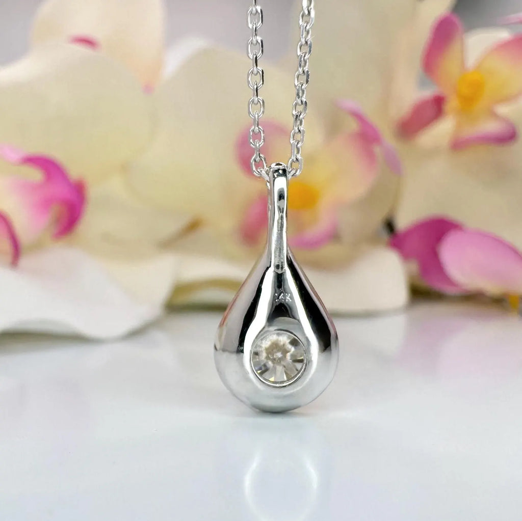 1.00 CTW Lab Grown Dimaond Pendent and Chain Solid Gold